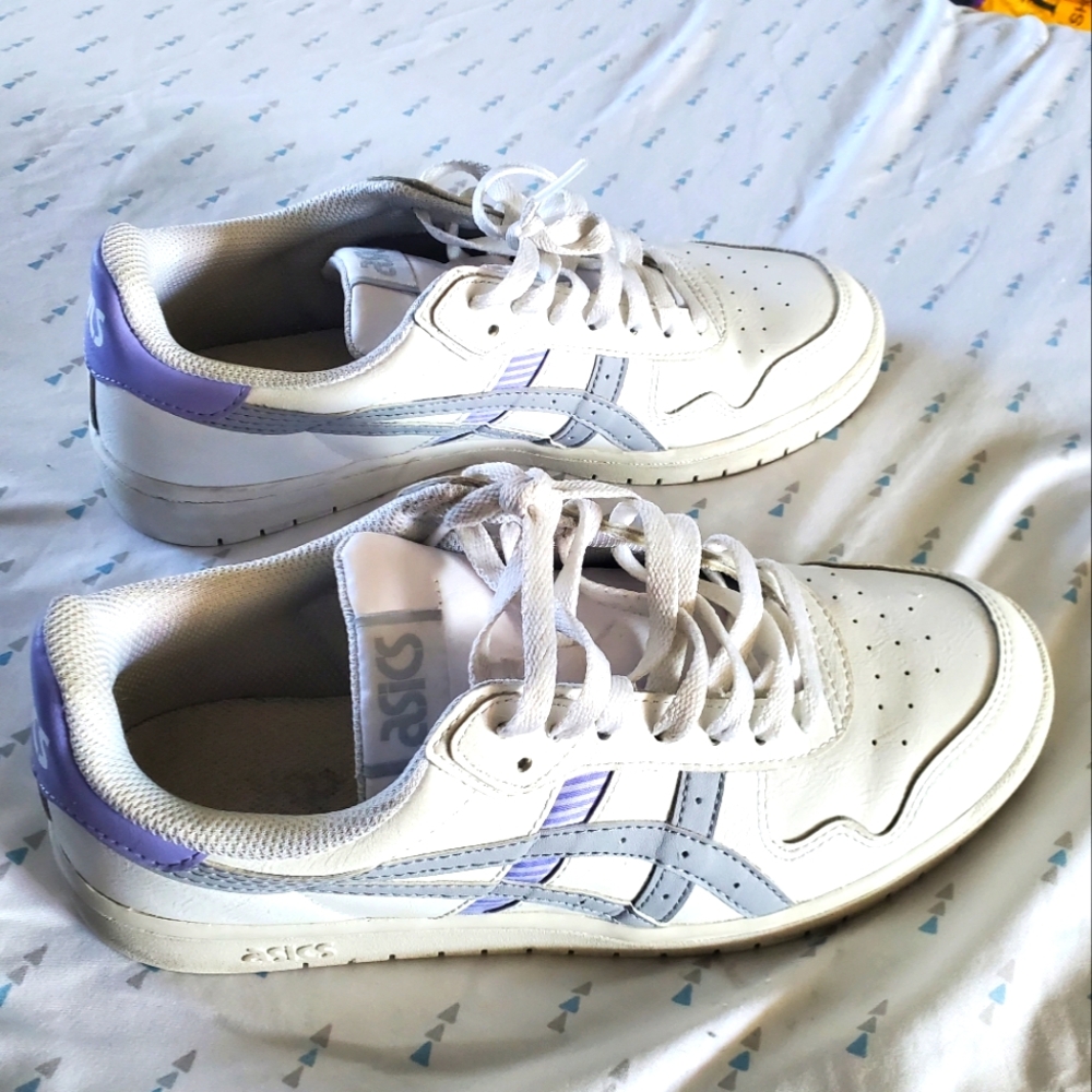 Used White ASICS womens size 9.5